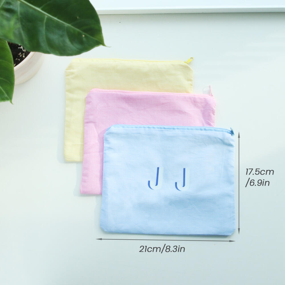 Personalizowana kosmetyczka z  – Monogram Custom Case recenzja i cena